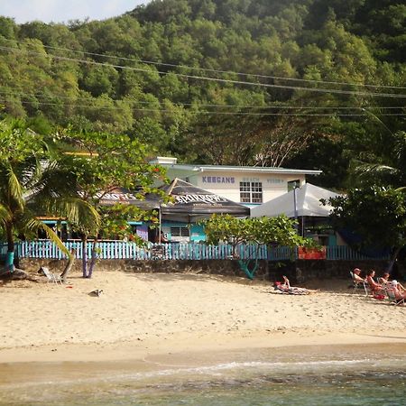 Keegans Beachside Hotel Bequia Island Eksteriør billede