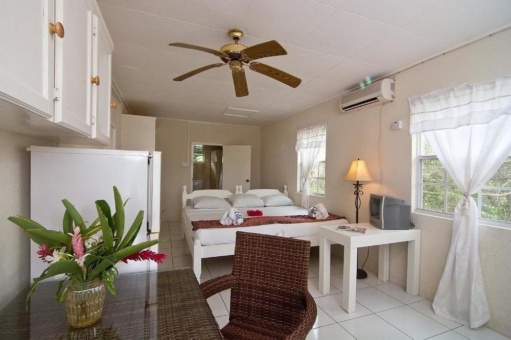 Keegans Beachside Hotel Bequia Island Eksteriør billede