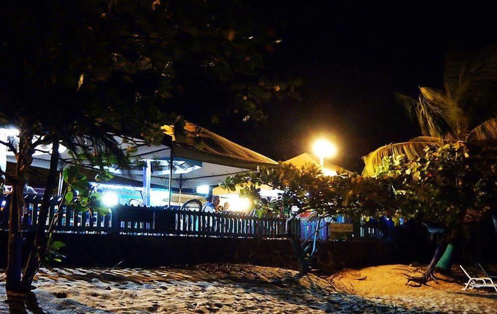Keegans Beachside Hotel Bequia Island Eksteriør billede